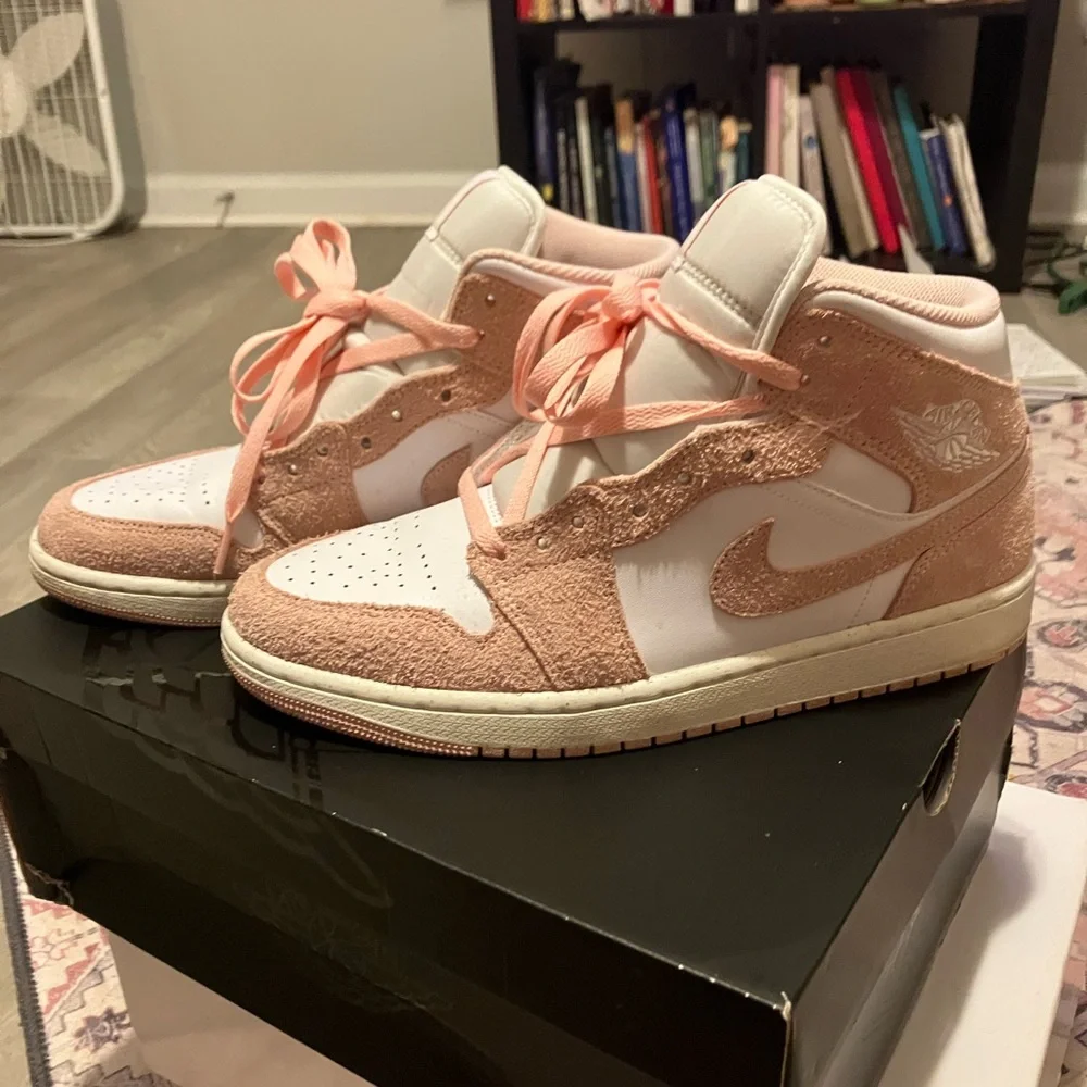 Jordan‎ Athletic Shoes in Peach and Cream